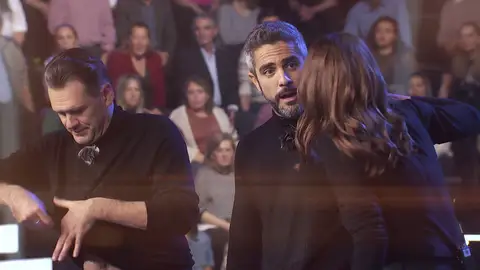 “Un juego en el que podéis morís aplastados”: Iñaki López y Roberto Leal ponen en riesgo su vida “Un juego en el que podéis morís aplastados”: Iñaki López y Roberto Leal ponen en riesgo su vida