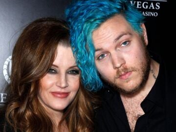 Lisa Marie Presley con su hijo Benjamin