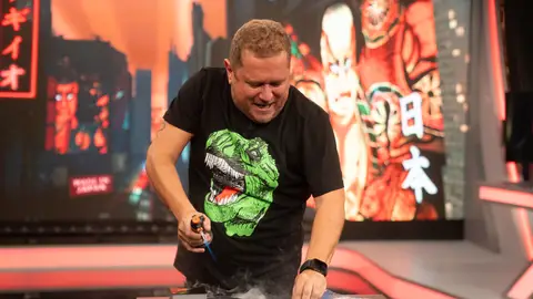 ¡Ideal para resaltar tu figura! El Monaguillo presenta el disfraz perfecto para este Halloween ¡Ideal para resaltar tu figura! El Monaguillo presenta el disfraz perfecto para este Halloween