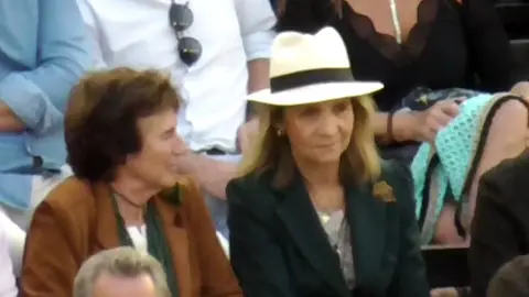 El look de la infanta Elena El look de la infanta Elena