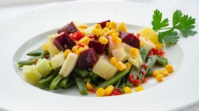 La ensalada espontánea de judías verdes, remolacha y manzana, de Karlos Arguiñano: 
