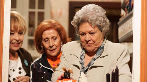Emma Penella, Mariví Bilbao y Gemma Cuervo en Aquí no hay quien viva