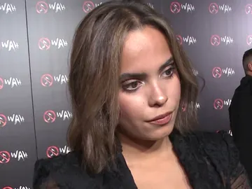 Gloria Camila haciendo declaraciones a la prensa Gloria Camila haciendo declaraciones a la prensa