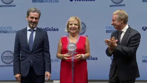 Entrega del Premio a 40 municipios por su lucha contra la violencia de género Antena 3 Noticias