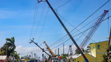 Efectos de los huracanes a su paso por Florida Efectos de los huracanes a su paso por Florida
