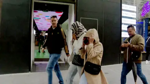 Gritos contra dos carterista en Madrid Antena 3 Noticias