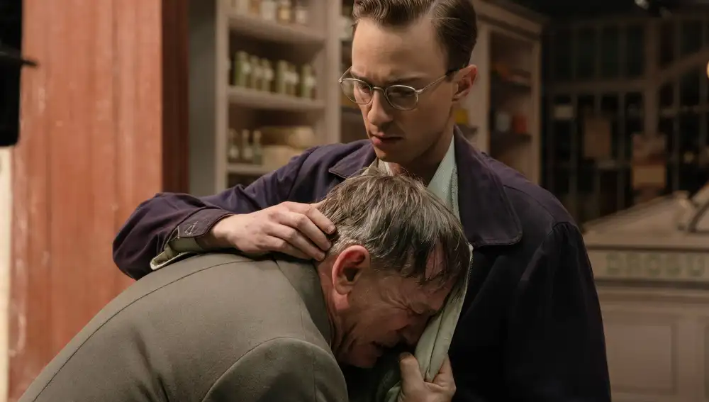 Daniel Craig y Drew Starkey en Queer Daniel Craig y Drew Starkey en Queer