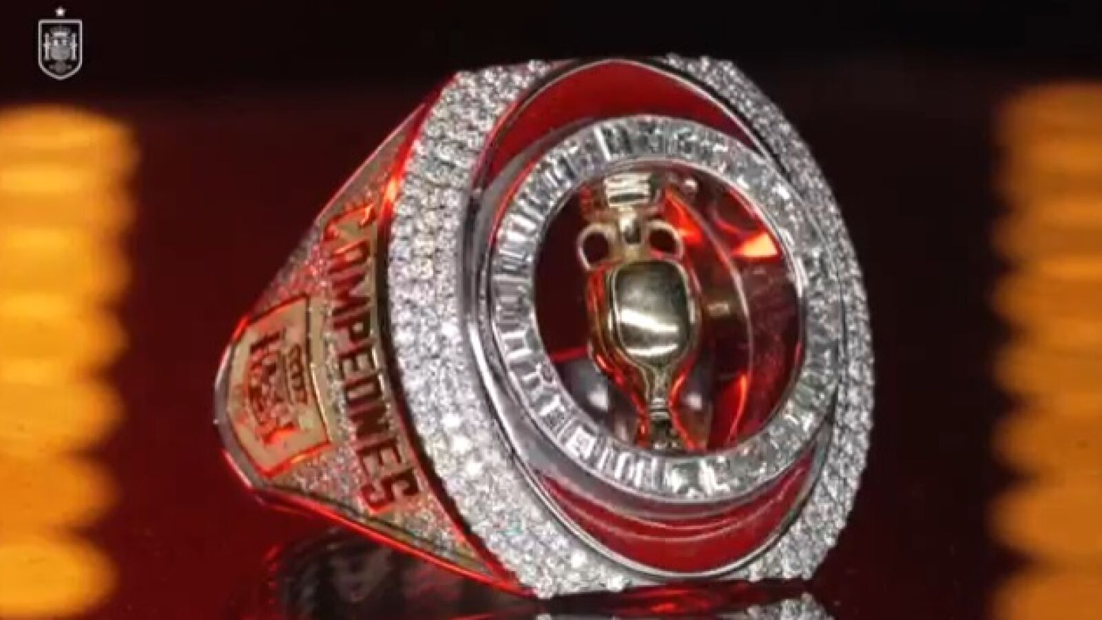 Así es el impresionante anillo diseñado por el hermano de David Raya para los campeones de Europa