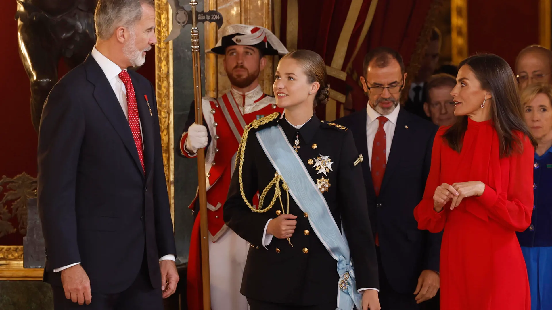Besamanos del Día de la Fiesta Nacional Besamanos del Día de la Fiesta Nacional