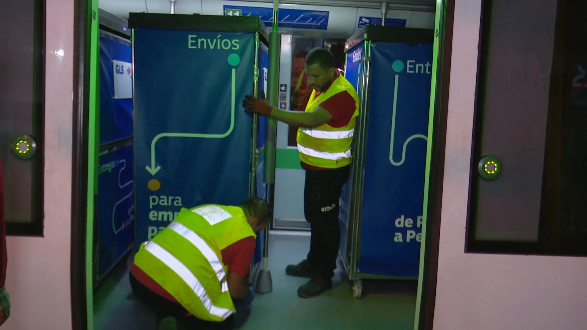 La mensajería: bajo tierra, en el Metro de Madrid La mensajería: bajo tierra, en el Metro de Madrid