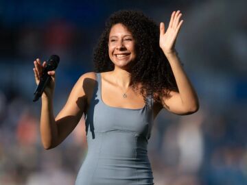 Tayra Taylor, integrante de la banda musical de La ruleta de la suerte noche