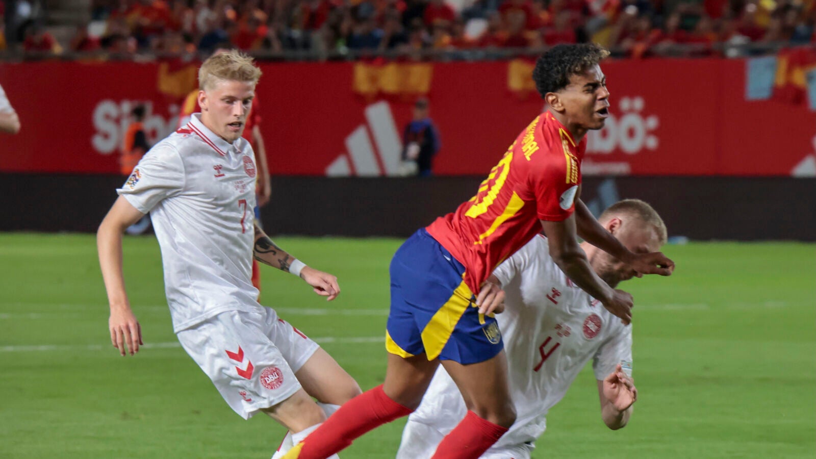 Lamine Yamal, baja ante Serbia, abandona la concentración de la selección española