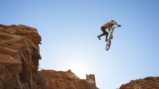Brandon Semenuk, en acci&oacute;n en el Red Bull Rampage 2024