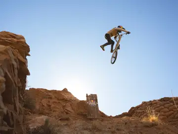 Brandon Semenuk, en acción en el Red Bull Rampage 2024 Brandon Semenuk, en acción en el Red Bull Rampage 2024