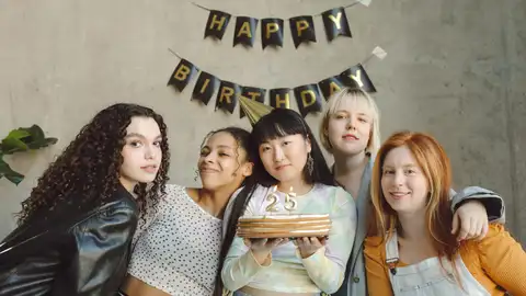 Chica cumple 25 años Chica cumple 25 años