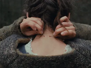 Escena de la película El baño del diablo Escena de la película El baño del diablo