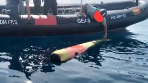 El torpedo encontrado por dos pescadores en Tabarca, Alicante El torpedo encontrado por dos pescadores en Tabarca, Alicante