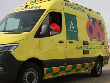 Imagen de archivo de una ambulancia de la Junta de Andalucía Imagen de archivo de una ambulancia de la Junta de Andalucía