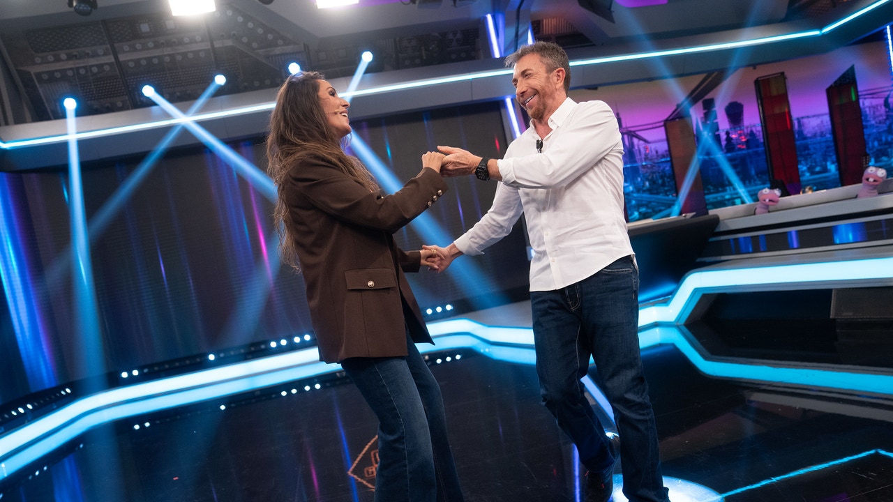 El divertido momento de Malú bailando bachata con Pablo Motos El divertido momento de Malú bailando bachata con Pablo Motos