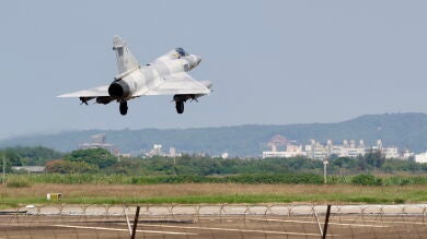 China inicia maniobras militares alrededor de Taiwán, que pone en alerta a su ejército