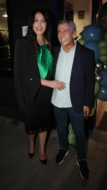 Gabriela Guillén y José Luis López El Turronero posando para la prensa Gabriela Guillén y José Luis López El Turronero posando para la prensa