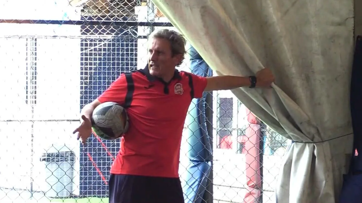 Paco Araujo entrenando