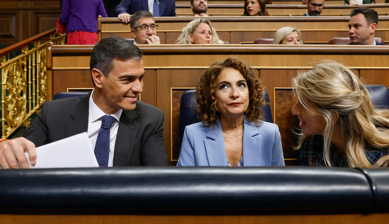 Pedro Sánchez, María Jesús Montero y Yolanda Díaz