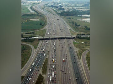 Carretera de Canadá con 18 carriles