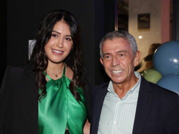 Gabriela Guillén y El Turronero, en una inauguración en Madrid