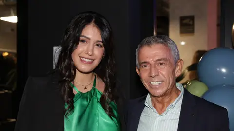 Gabriela Guillén y El Turronero, en una inauguración en Madrid Gabriela Guillén y El Turronero, en una inauguración en Madrid