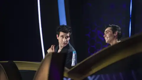 Javier Calvo apuesta fuerte por Amaia Montero tras la máscara de Ovejita Javier Calvo apuesta fuerte por Amaia Montero tras la máscara de Ovejita