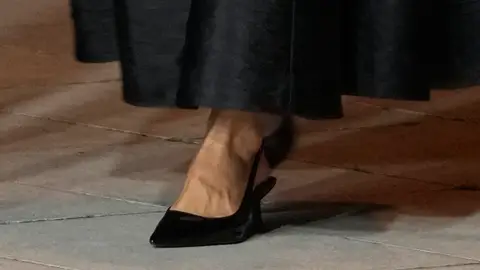 Salones destalonados en color negro de Massimo Dutti Salones destalonados en color negro de Massimo Dutti