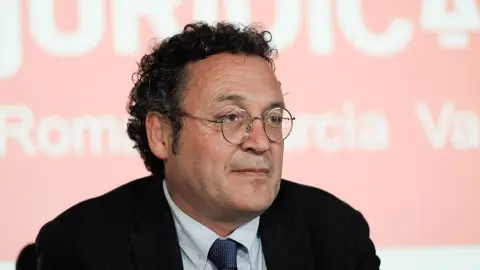 A3 Noticias 2 (19-12-24) La UCO encuentra "cero mensajes" en los dispositivos de García Ortiz sobre la pareja de Ayuso pero sí en el móvil de otra imputada A3 Noticias 2 (19-12-24) La UCO encuentra "cero mensajes" en los dispositivos de García Ortiz sobre la pareja de Ayuso pero sí en el móvil de otra imputada