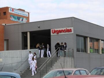 Imagen de la entrada a las Urgencias del hospital Príncipe de Asturias, en Alcalá de Henares