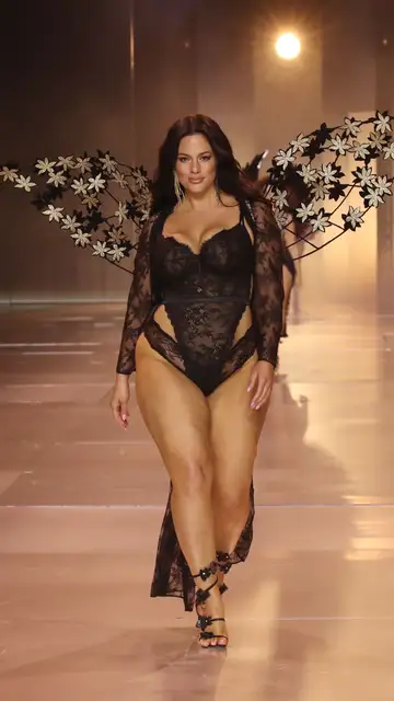 Ashley Graham en el desfile de Victorias Secret 2024 Ashley Graham en el desfile de Victorias Secret 2024