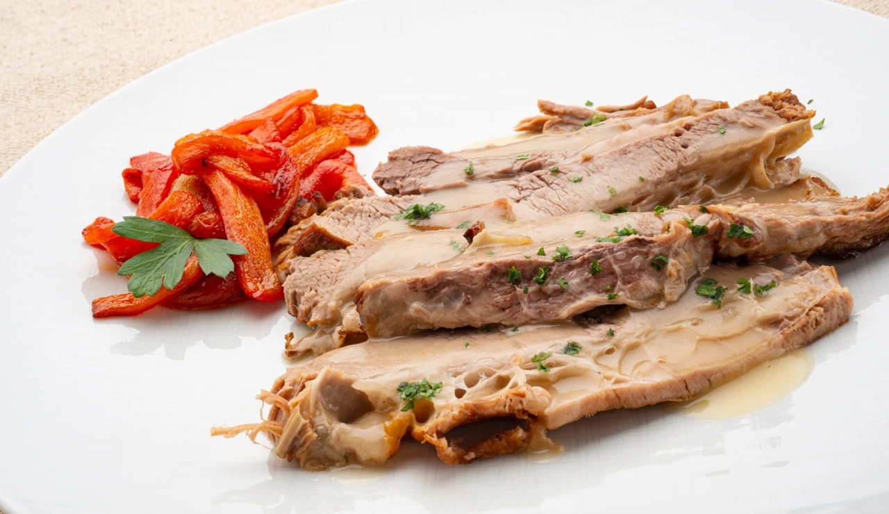 Arguiñano: receta de falda de ternera con pimientos morrones, una carne nutritiva, baja en grasa y con mucha proteína