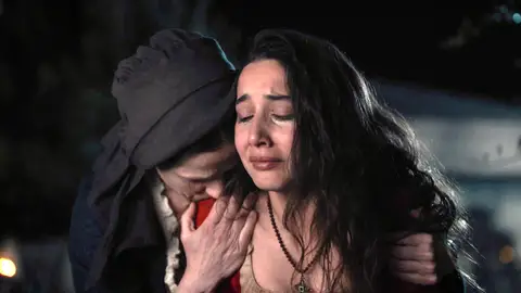 Lucía no llega a tiempo al beguinato… ¡su madre ha muerto! Lucía no llega a tiempo al beguinato… ¡su madre ha muerto!