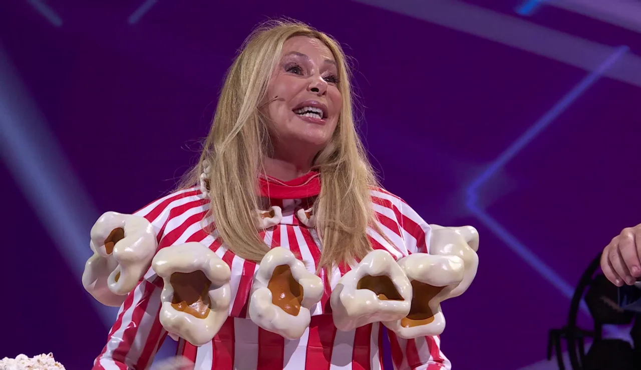 ¡Cazada por Javier Calvo! Ana Obregón era Palomitas en Mask Singer