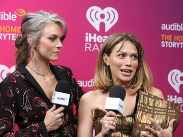 Hilarie Burton y Bethany Joy Lenz Hilarie Burton y Bethany Joy Lenz