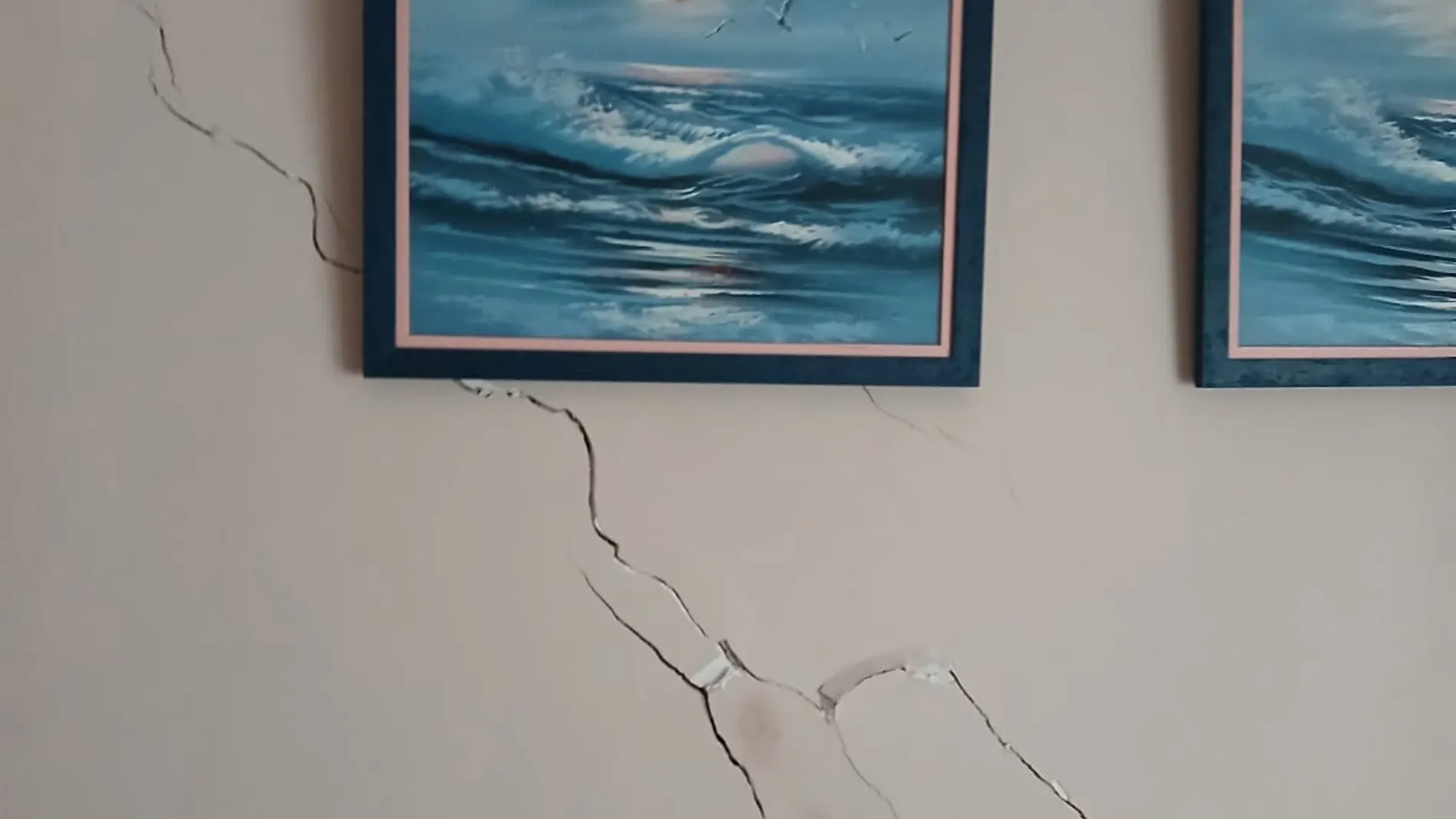 Cientos de familias de la barriada malagueña de Carranque afectadas por grietas en sus viviendas Cientos de familias de la barriada malagueña de Carranque afectadas por grietas en sus viviendas