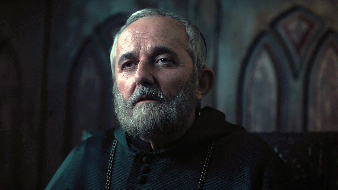 El padre Lasarte acepta la oferta de Munio: “Ya es hora de que ardan en ese infierno que tanto veneran”