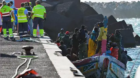 Un cayuco rescatado Un cayuco rescatado