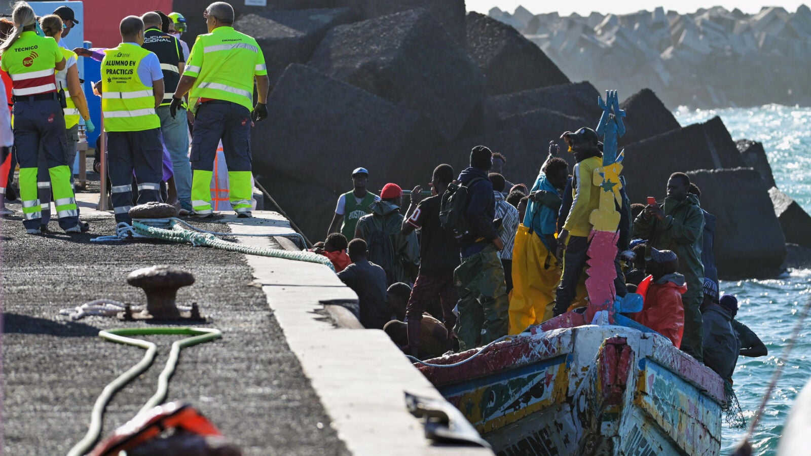 Canarias cerrará 2024 con la cifra récord de más de 46.000 inmigrantes llegados en cayucos