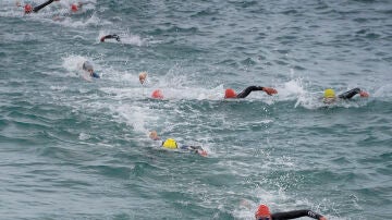 Imagen de los participantes durante la Final de Triatlón en Torremolinos 