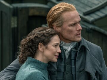 Caitriona Balfe y Sam Heughan como Claire y Jamie Fraser en Outlander