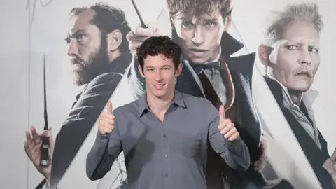 Callum Turner en la presentación de una entrega de Animales fantásticos Callum Turner en la presentación de una entrega de Animales fantásticos