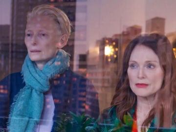 Tilda Swinton y Julianne Moore en La habitación de al lado