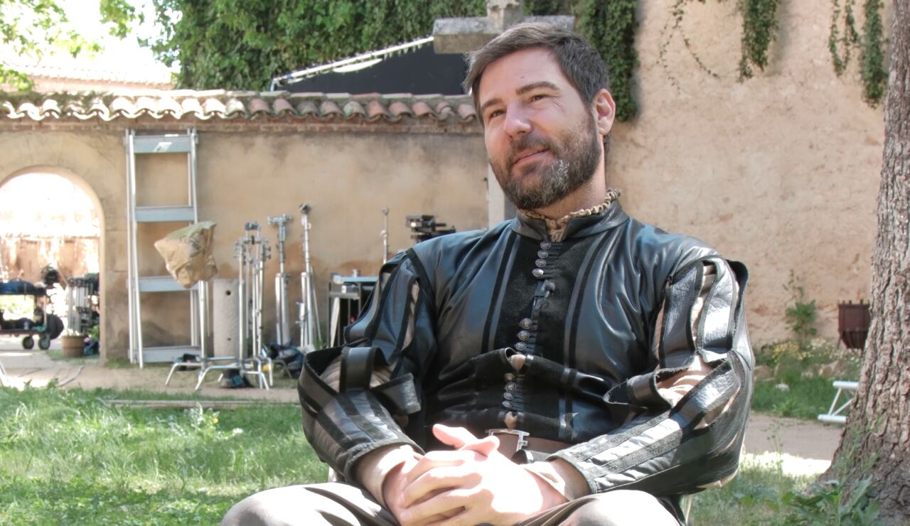 Preparaci&oacute;n y entrenamiento: Jason Matilla confiesa c&oacute;mo afront&oacute; sus escenas a caballo en Beguinas 