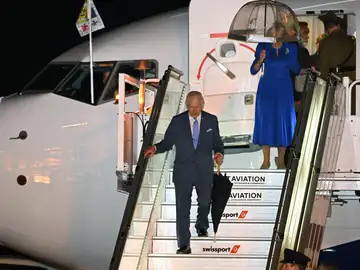 El rey Carlos III durante su llegada a Australia. El rey Carlos III durante su llegada a Australia.