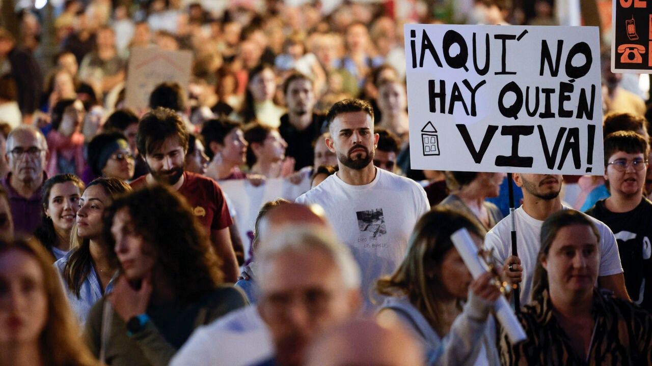 Miles de personas protestan en Valencia por el derecho a la vivienda